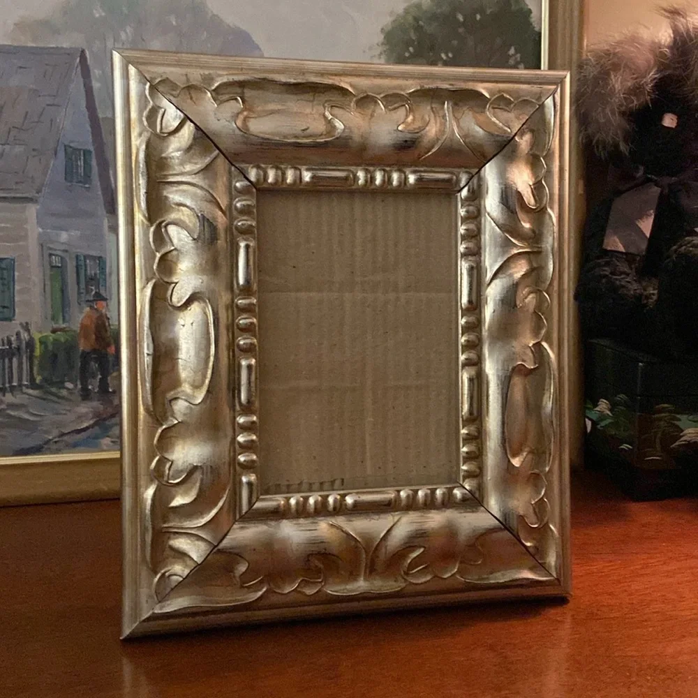 Gold leaf wood heavy picture frame 10 x 12